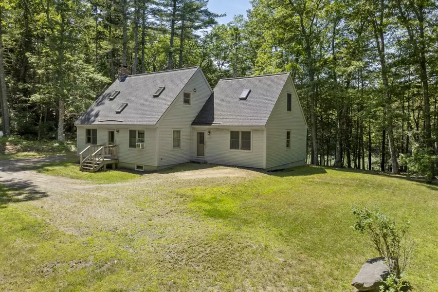 41 Massasoit RD, Boothbay, ME 04537