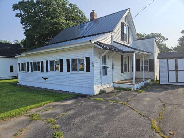 140 Pittsfield AVE, Hartland, ME 04943