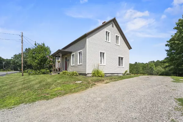 Orrington, ME 04474,584 River RD