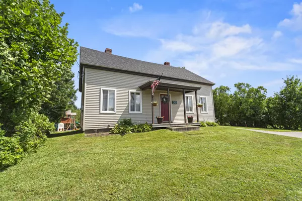 Orrington, ME 04474,584 River RD