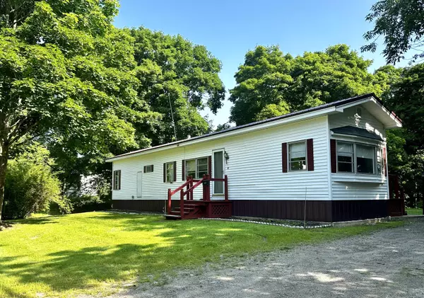 41 Chandler ST, Calais, ME 04619