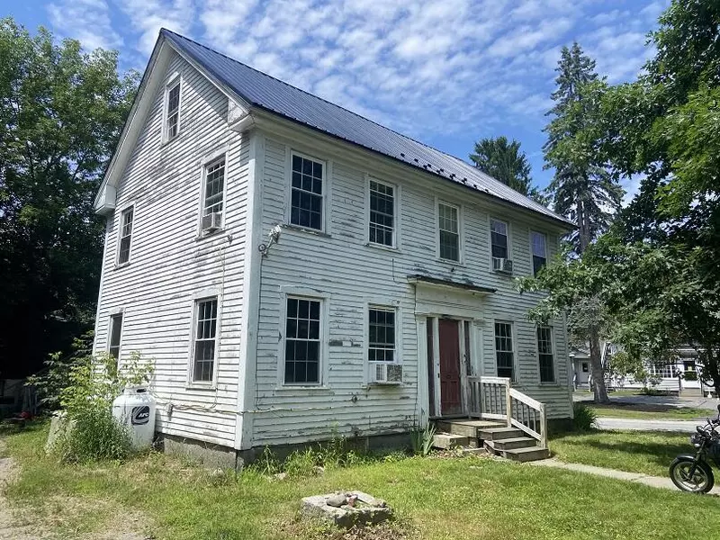 75 Water ST, Hallowell, ME 04347