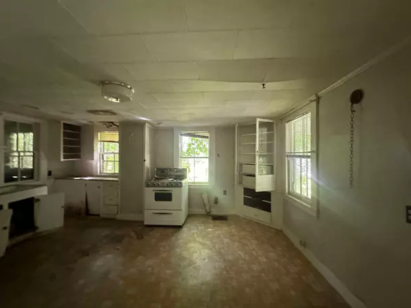 Oakland, ME 04963,151 S Alpine ST