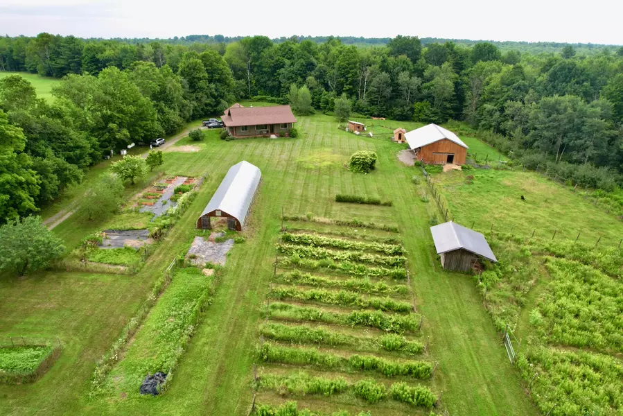 58 Hussey RD, Pittsfield, ME 04967