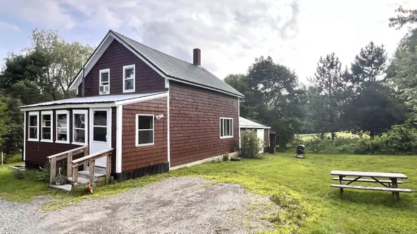 10 Lancaster AVE, Guilford, ME 04443