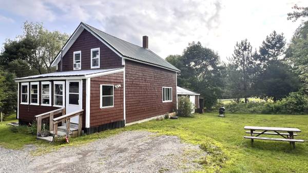 10 Lancaster AVE, Guilford, ME 04443