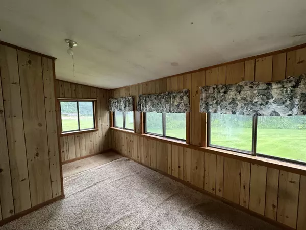 Charleston, ME 04422,548 Main RD