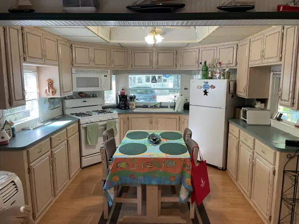 Kennebunk, ME 04043,1 Robinson WAY #B094