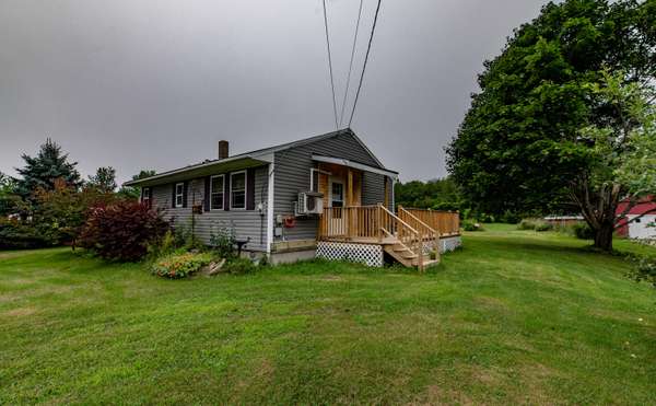 14 Porter ST, Searsport, ME 04974