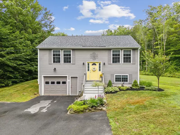 11 Beechnut LN, Poland, ME 04274