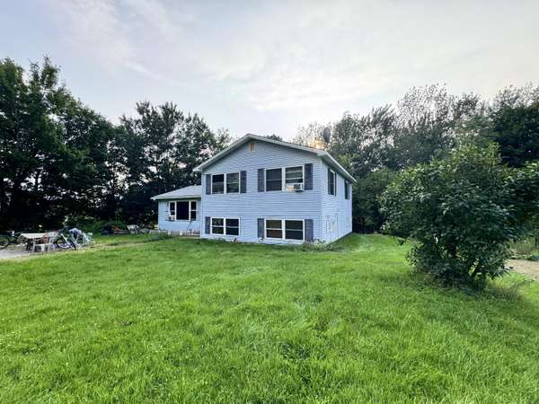 415 Enfield RD, Lincoln, ME 04457