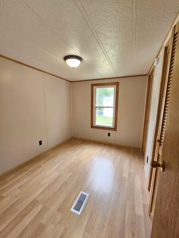 Milford, ME 04461,14 Sunset Trailer PARK