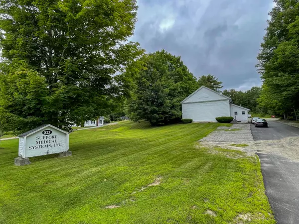 West Gardiner, ME 04345,823 Lewiston Road