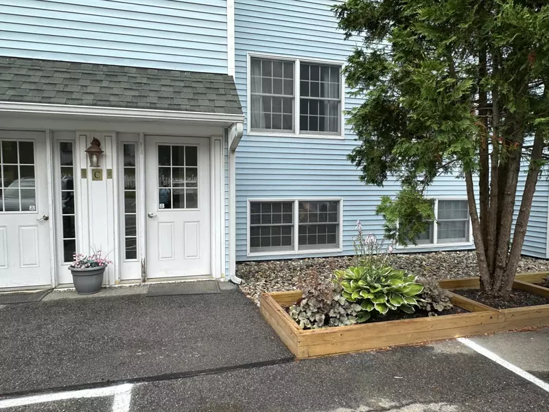 574 Main ST #103, Damariscotta, ME 04543