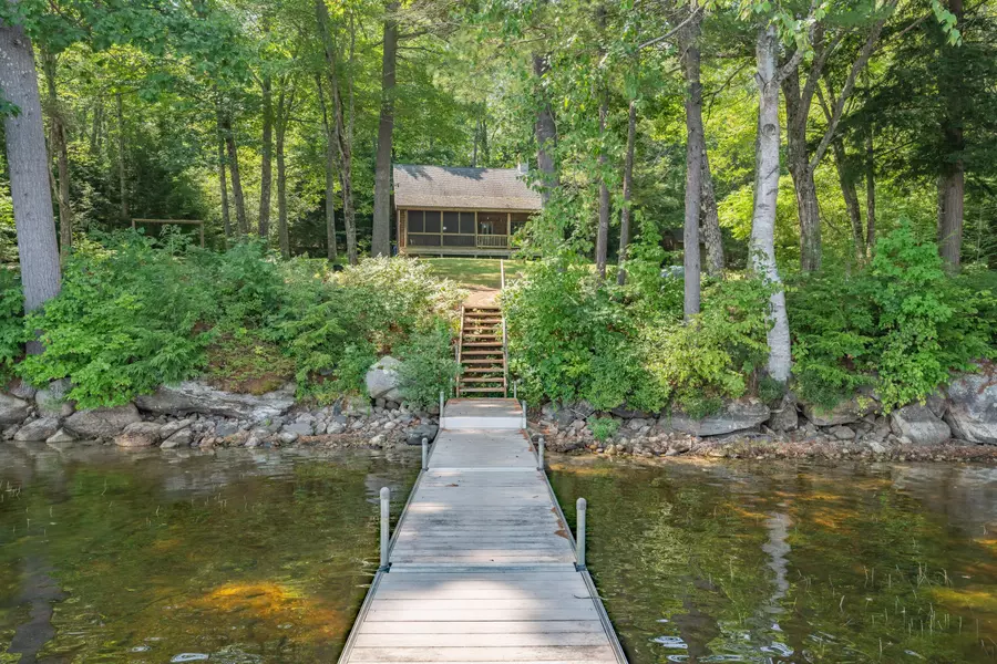 134 Pond LN, Poland, ME 04274