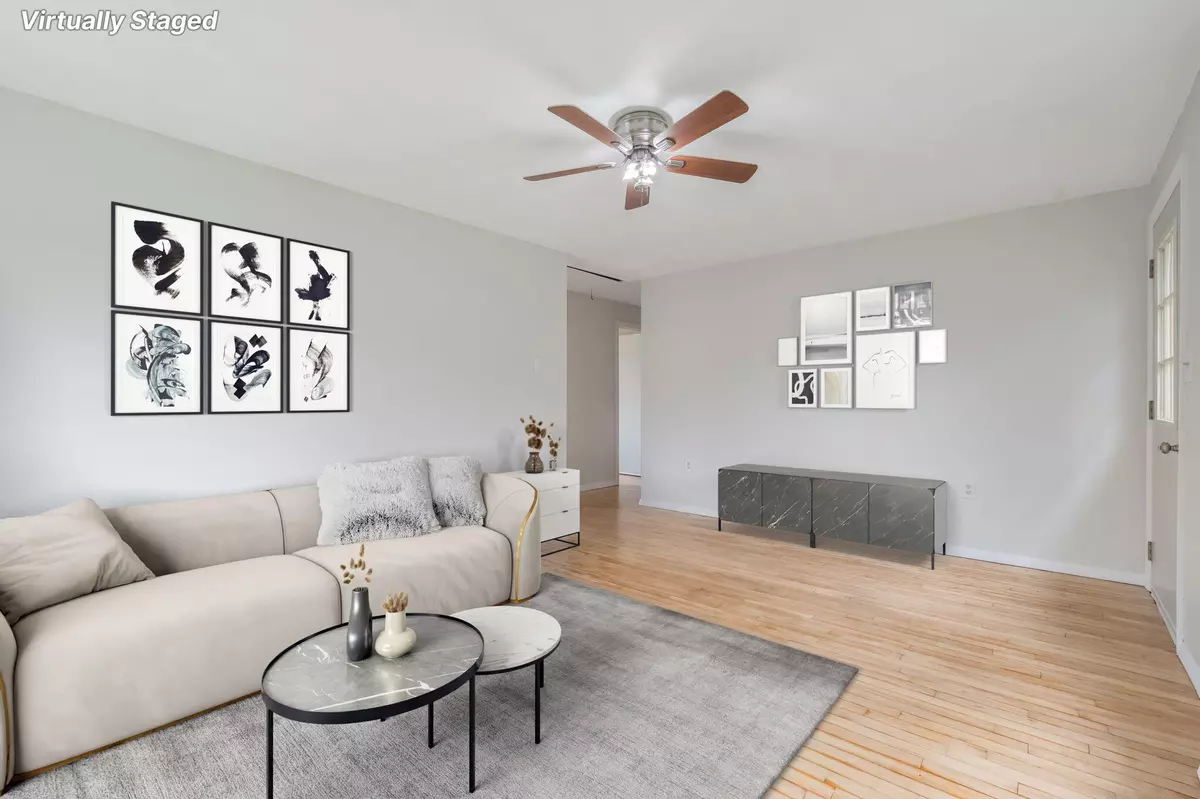 Thomaston, ME 04861,25 Sunset ST