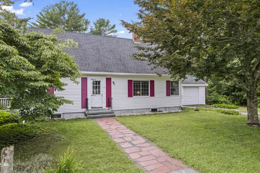 2 Intervale RD, Kennebunk, ME 04043