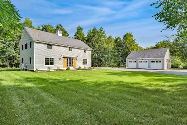 47 Pine ST, Farmingdale, ME 04344
