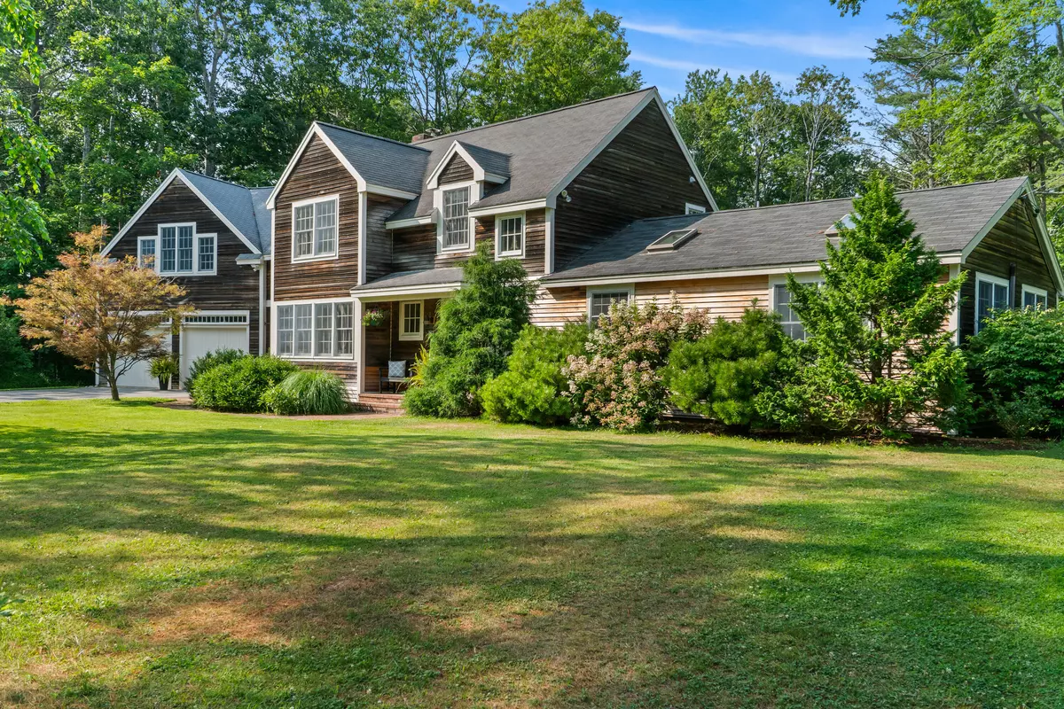 Freeport, ME 04032,14 Shore DR