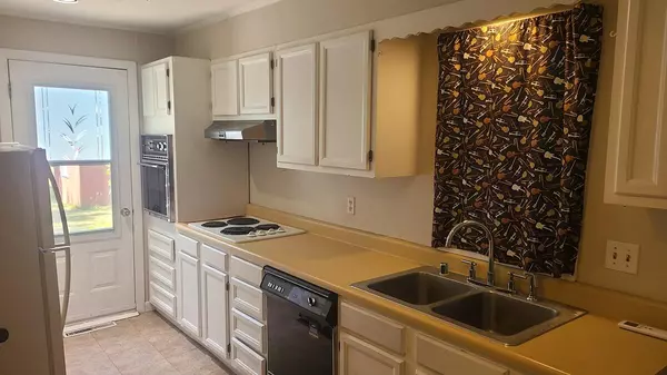 Madawaska, ME 04756,121 20th AVE