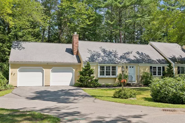 75 Applegate LN #75, Falmouth, ME 04105