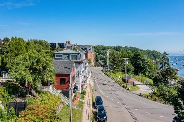 25 Main ST, Rockport, ME 04856