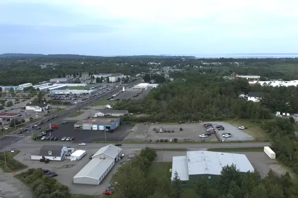 Thomaston, ME 04861,165 New County RD