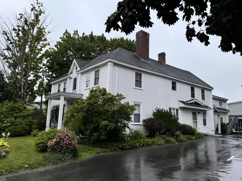 62 Elm Street #2, Damariscotta, ME 04543