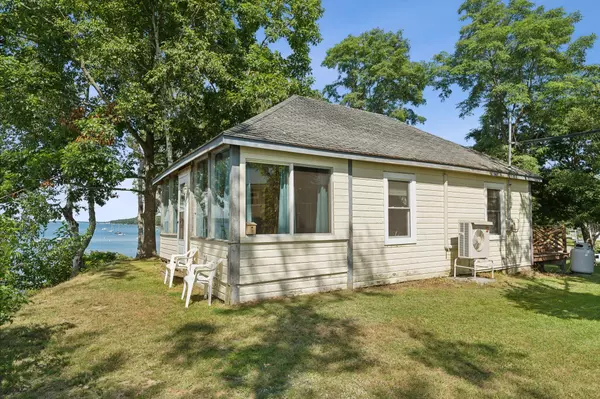 3 Cove Side DR,  Harpswell,  ME 04079