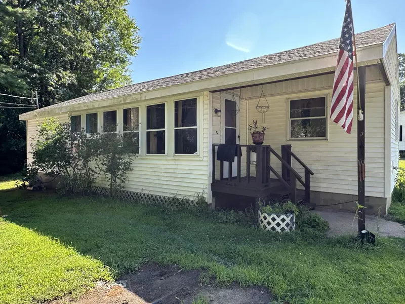 1 Wentworth ST, Lyman, ME 04002