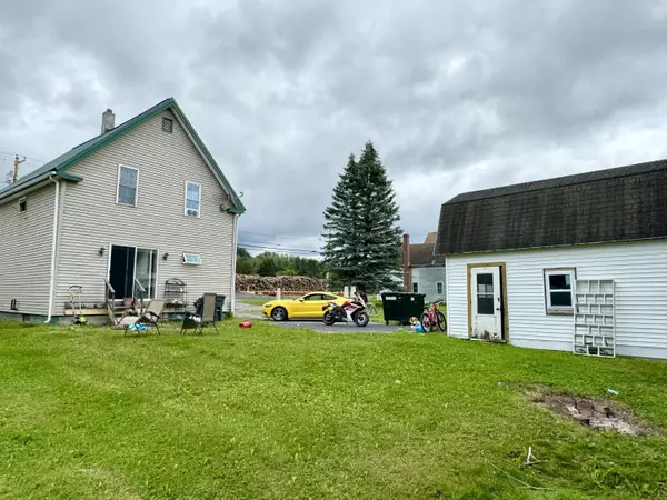 Fort Kent, ME 04743,43 Market ST