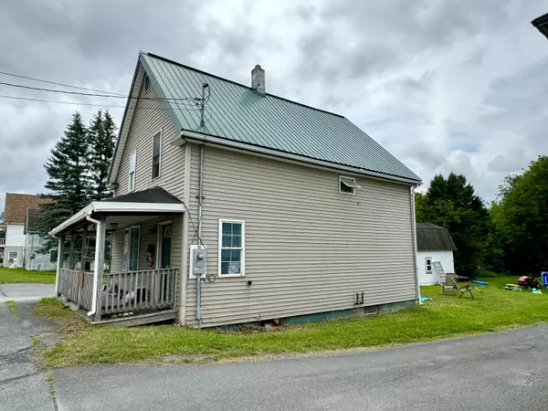 Fort Kent, ME 04743,43 Market ST