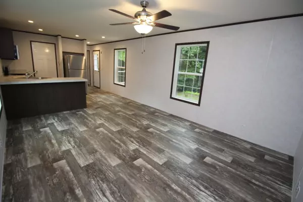 Mount Vernon, ME 04352,32 Round Stone RD