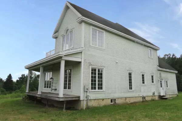 Hermon, ME 04401,15 Smokey LN