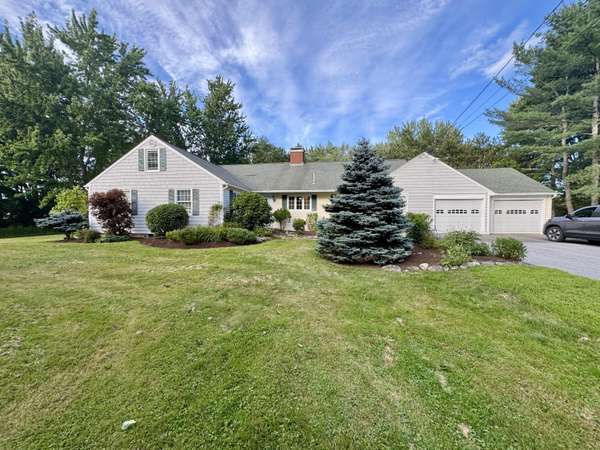 12 Hycrest LN, Old Town, ME 04468