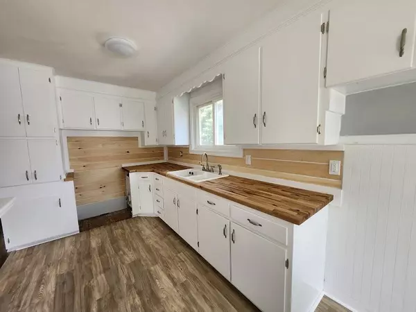 Millinocket, ME 04462,91 Massachusetts AVE