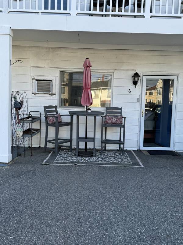 66 E Grand AVE #6, Old Orchard Beach, ME 04064