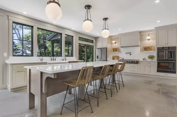 Freeport, ME 04032,334 Lower Flying Point RD