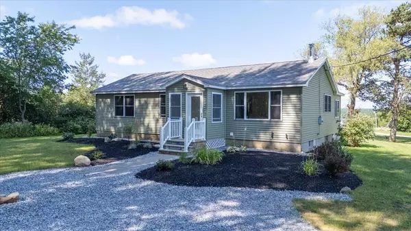 26 Donahue DR, South Thomaston, ME 04858