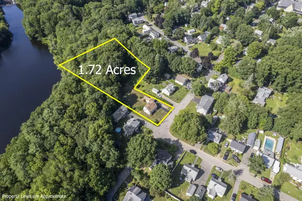 72 Young ST, South Berwick, ME 03908