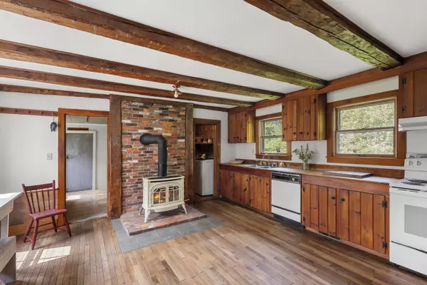 Searsmont, ME 04973,284 Lawry RD