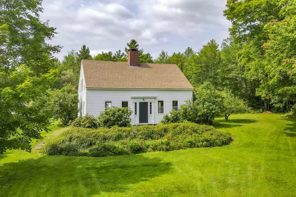 284 Lawry RD, Searsmont, ME 04973