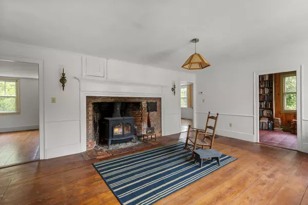 Searsmont, ME 04973,284 Lawry RD