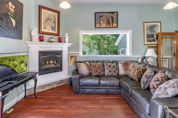 Greenbush, ME 04418,964 Main RD