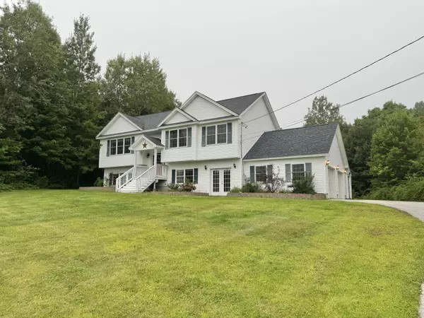 13 Perry DR,  Winterport,  ME 04496