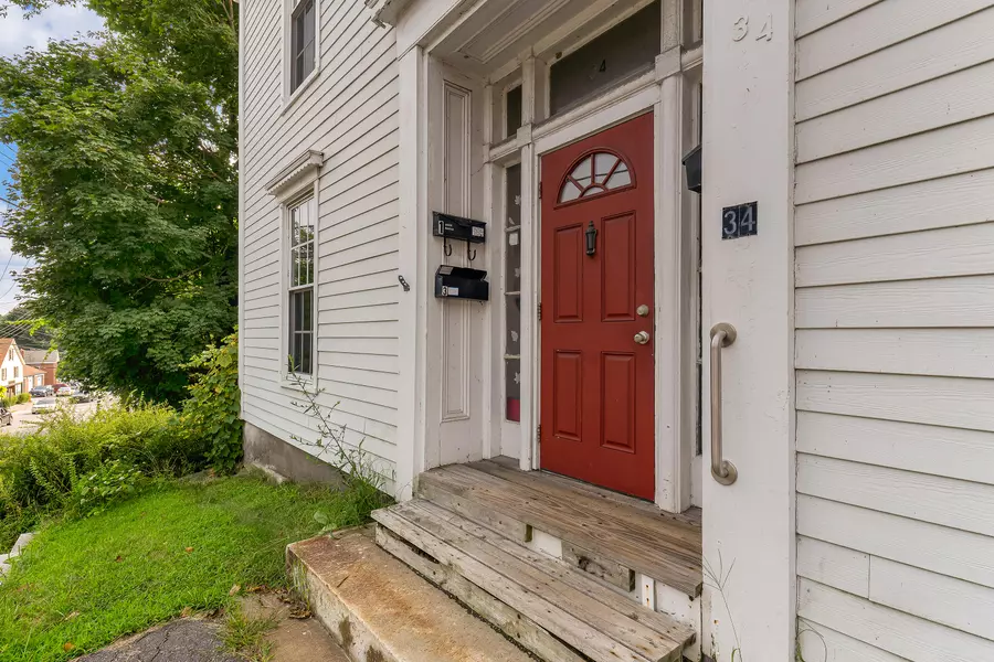 34 Main ST, Topsham, ME 04086