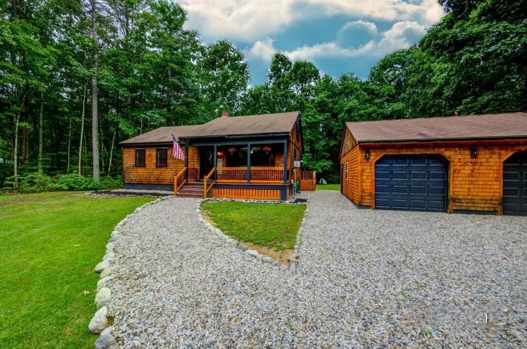 New Gloucester, ME 04260,17 Swamp RD