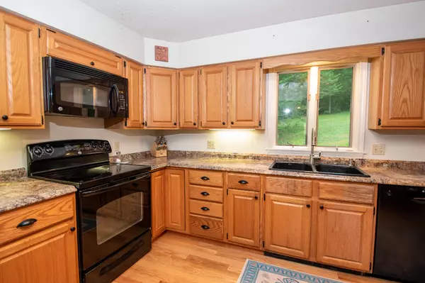 Guilford, ME 04443,4 Dean RD