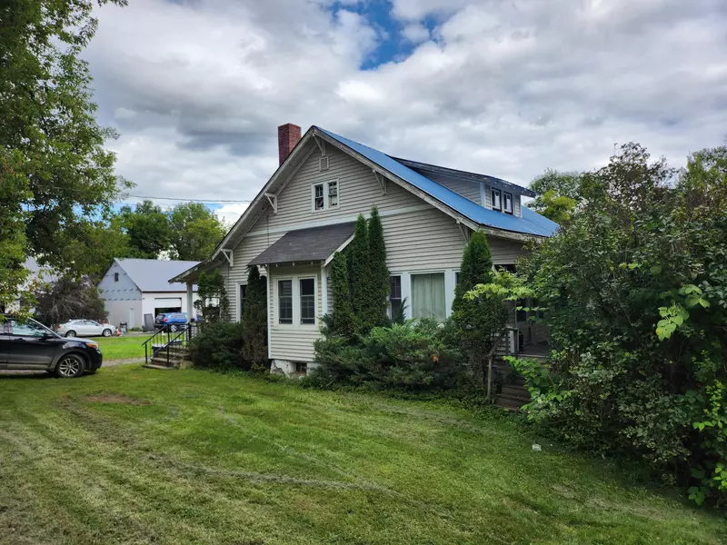 102 Newport RD, Corinna, ME 04928