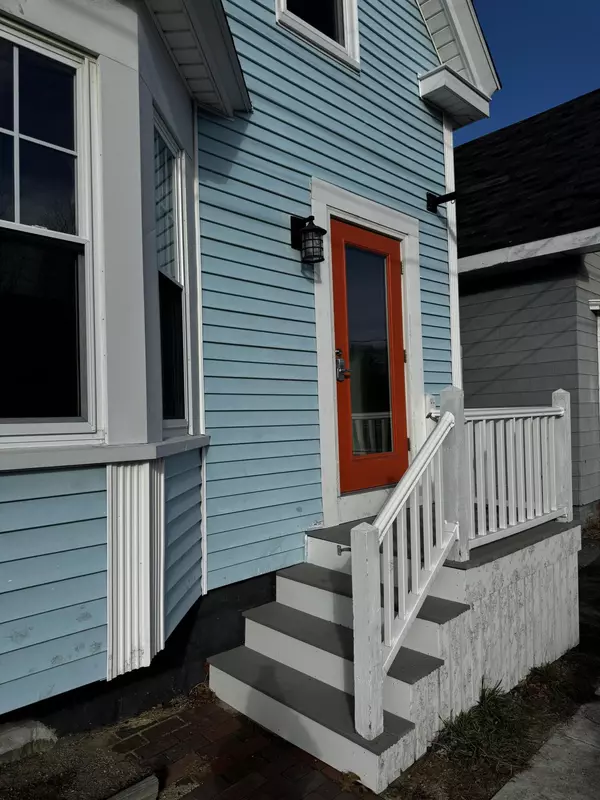 South Portland, ME 04106,372 Cottage RD